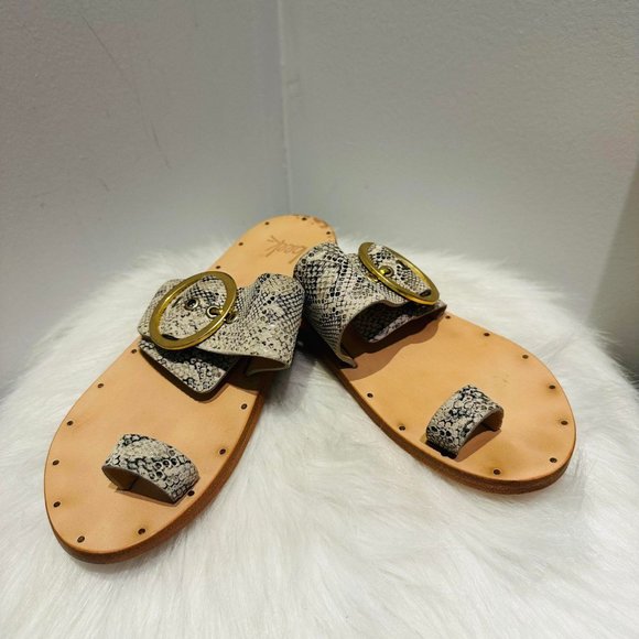 Beeks Swift Sandals - Size 6 - Picture 2 of 5